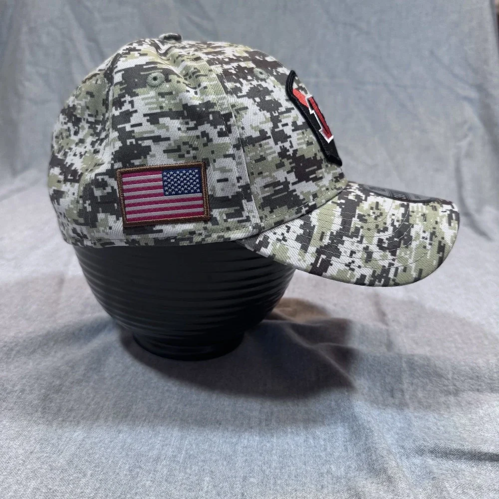 Cincinnati Bengals Hat Cap Mens Medium New Era Camo NFL Football Salute‎ Service